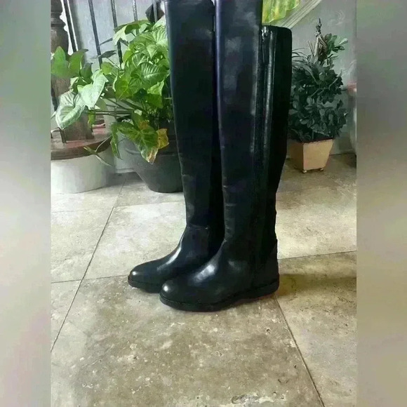Cole Hahn ladies size 5 B. Never worn. Brand new. Black knee-high leather boots. - Picture 3 of 16